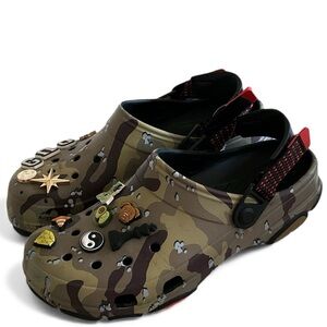 CROCS DESERT CAMO M Rugged Terrain Camouflage Clogs w/JIBBITZ Men 9 Women 11